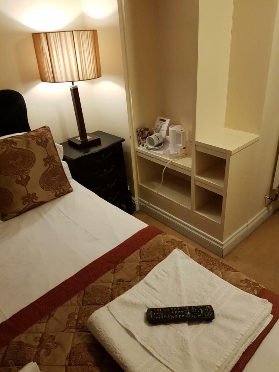 East Gate Inn Колчестер Экстерьер фото